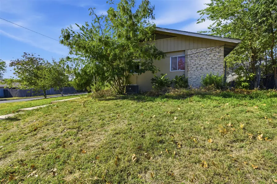 8406 Maine Dr, Austin, TX 78758 - Image #3