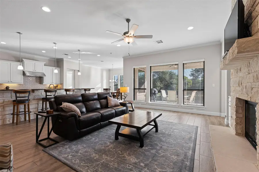 117 Nagle Ct, Liberty Hill, TX 78642 - Image #2