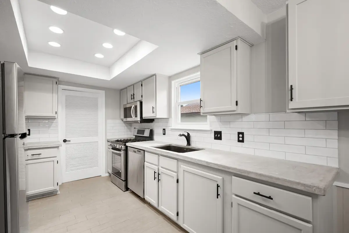 211 Woodmont Dr, Georgetown, TX 78628 - Image #1