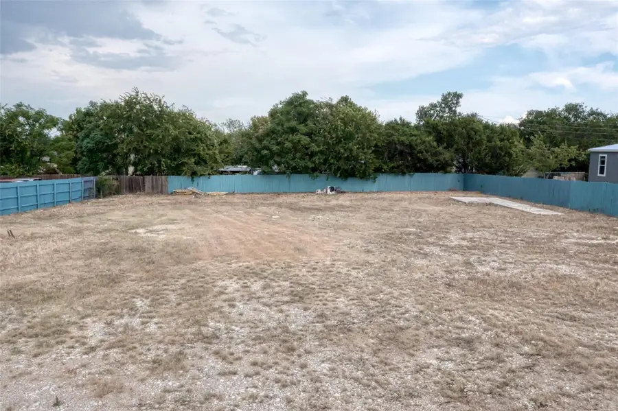 1004 S West Dr, Leander, TX 78641 - Image #2