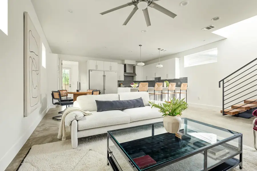 1182 Oakgrove Ave #A, Austin, TX 78702 - #2