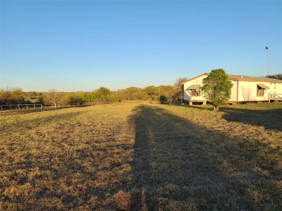 1023 Sierra Dr, Lockhart, TX 78644 - Image #2