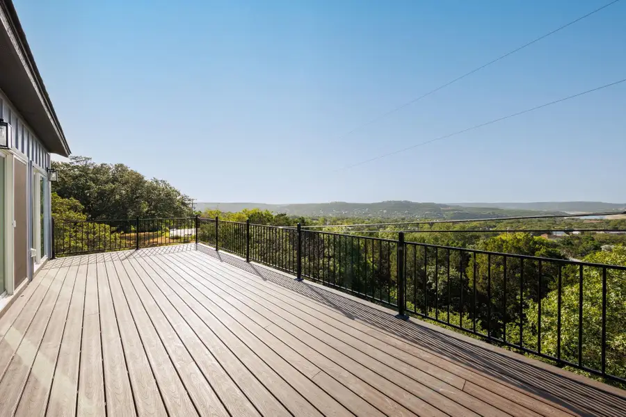 18716 W Lakeview Dr, Jonestown, TX 78645 - Image #2