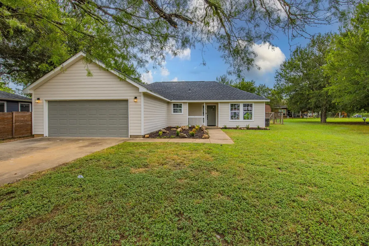 119 W Kikipua Ln, Bastrop, TX 78602 - #1