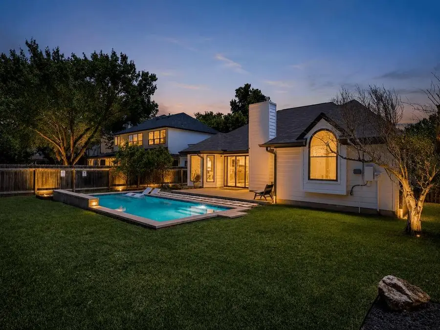 7704 Kiva Dr, Austin, TX 78749 - #2