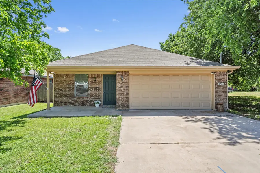 1202 E Avenue F, Lampasas, TX 76550 - #2