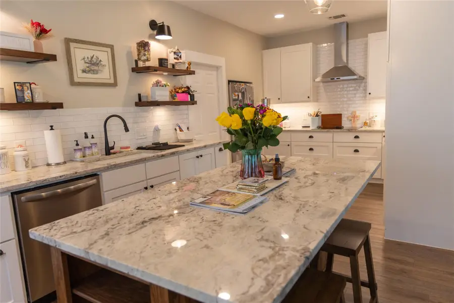 5 Champions Ln, Lakeway, TX 78734 - Image #3