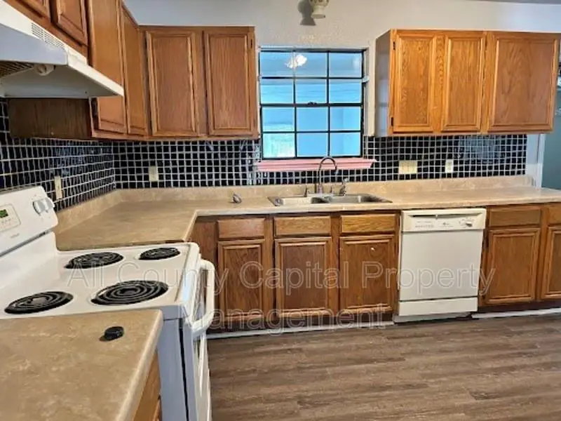 1128 Field St, San Marcos, TX 78666 - #3