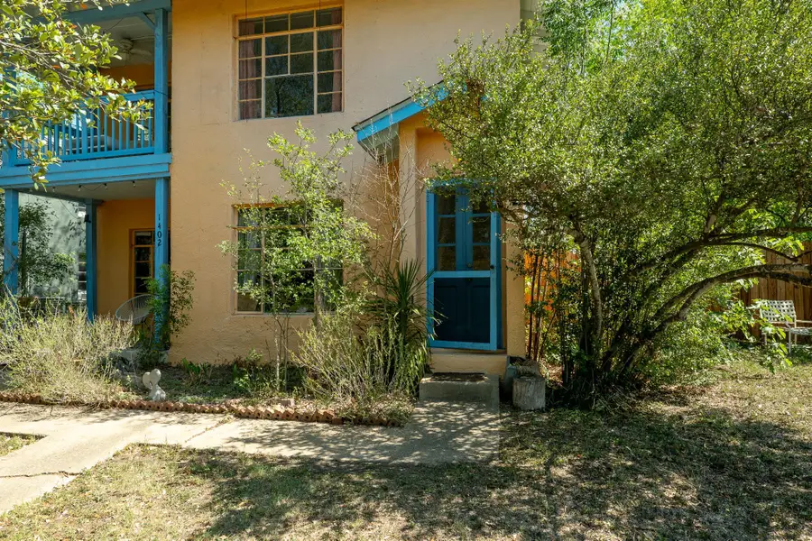 1402 Ashwood Rd, Austin, TX 78722 - #2