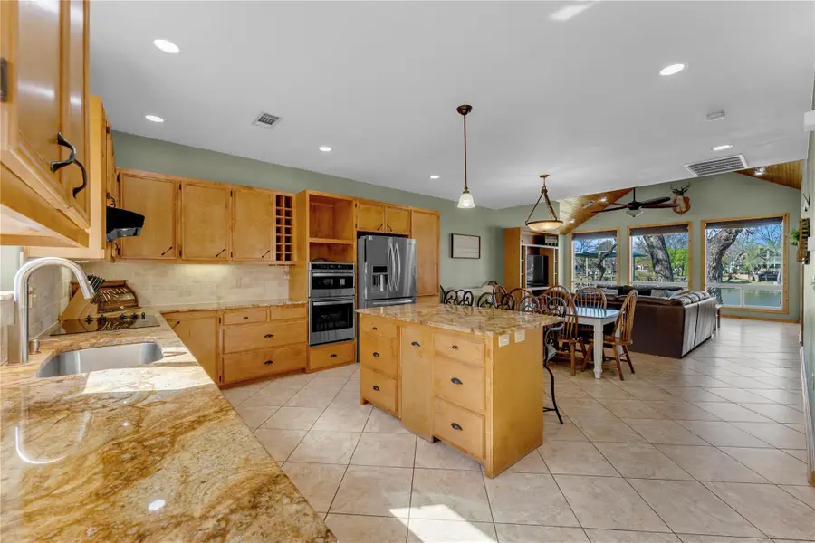 1108 S Lakeside Dr, Burnet, TX 78611 - #3