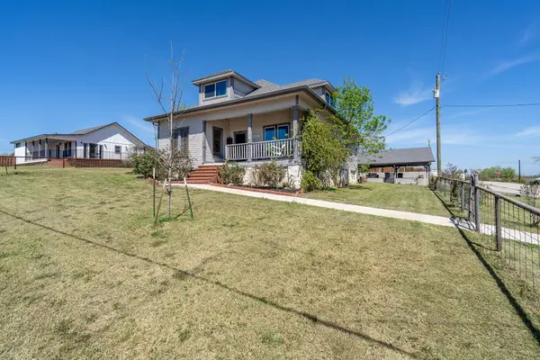 300-A Herrin St, Coupland, TX 78615