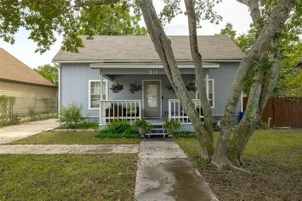 911 W 3rd St #1-2, Taylor, TX 76574