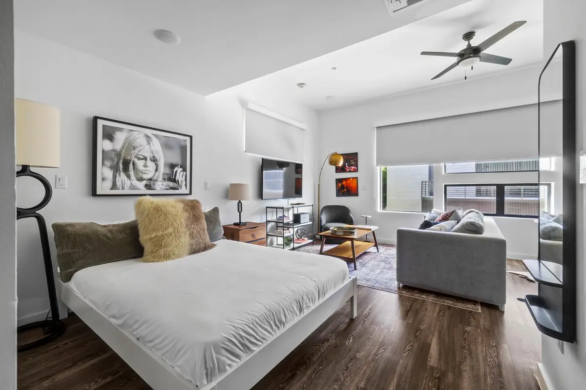 49 Navasota St #220, Austin, TX 78702 - #1