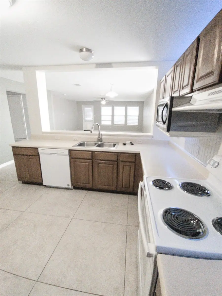 409 Blackman Trl, Hutto, TX 78634 - Image #2