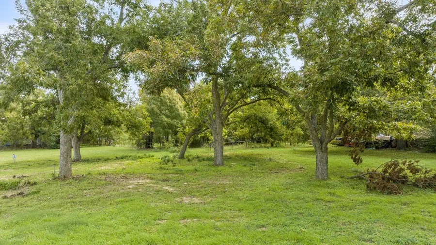 200 W 18 1/2 St, Cameron, TX 76520 - Image #2