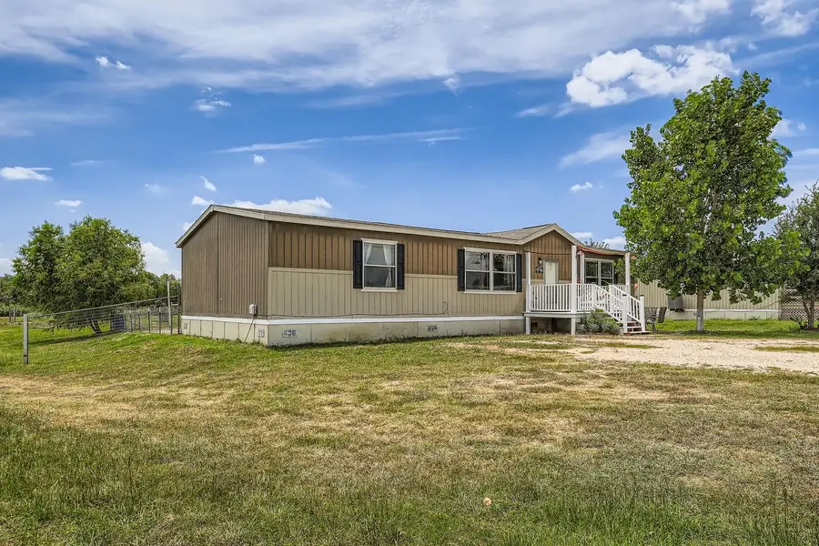 435 Still Meadow Dr, Dale, TX 78616 - Image #2