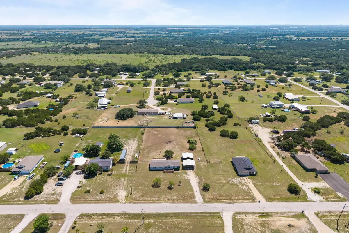 901 Thousand Oaks Trl, Liberty Hill, TX 78642 - #1