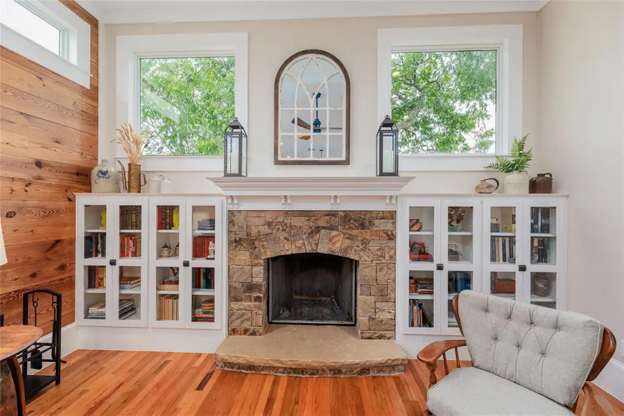 403 E 4th St S, Georgetown, TX 78626 - #3