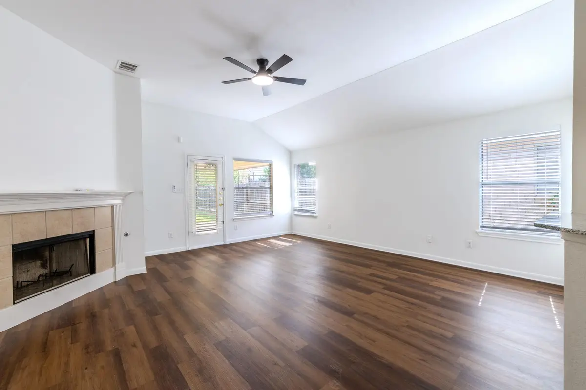 220 N Crossing Trl, Round Rock, TX 78665 - #1