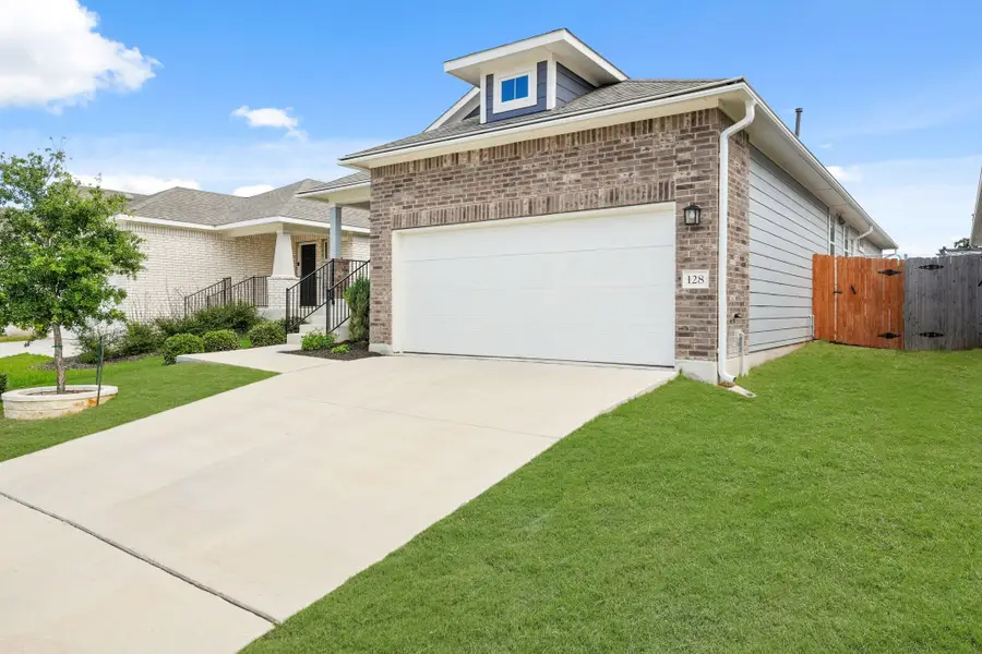 128 Riverhill Dr, Georgetown, TX 78628 - Image #2