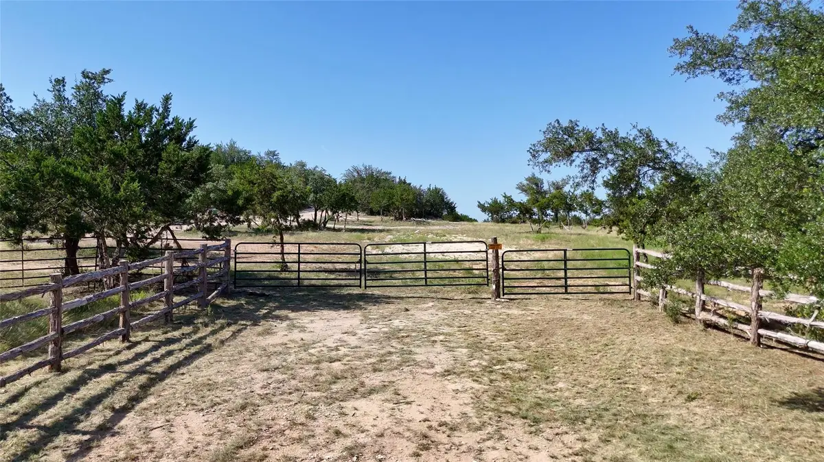 8364 W Fitzhugh Rd, Dripping Springs, TX 78620 - Image #1