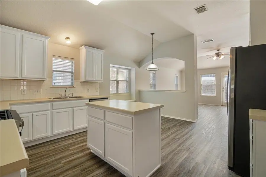 2020 Rachel Ln, Round Rock, TX 78664 - Image #2