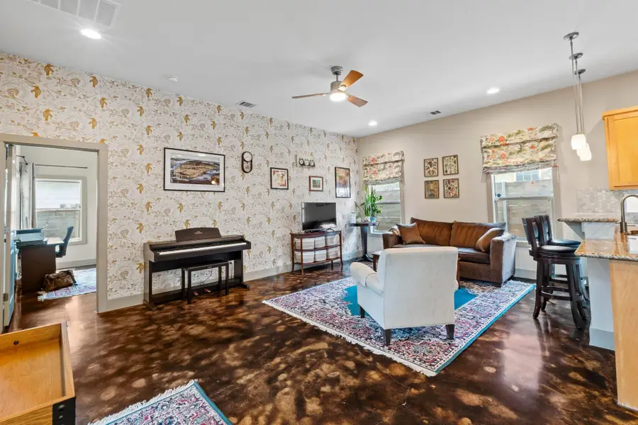 1907 E 20th St, Austin, TX 78722 - #2