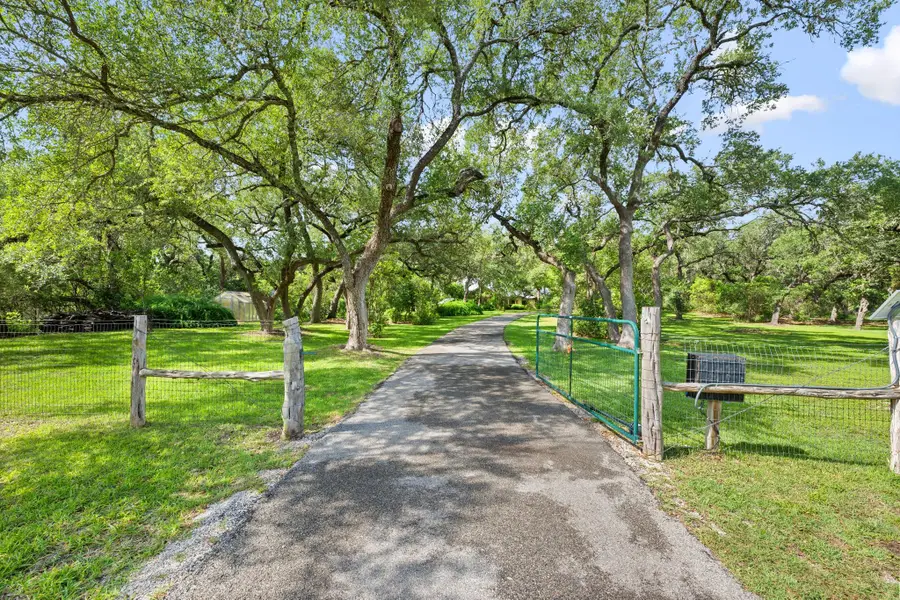 121 Water Park Rd, Wimberley, TX 78676 - #2
