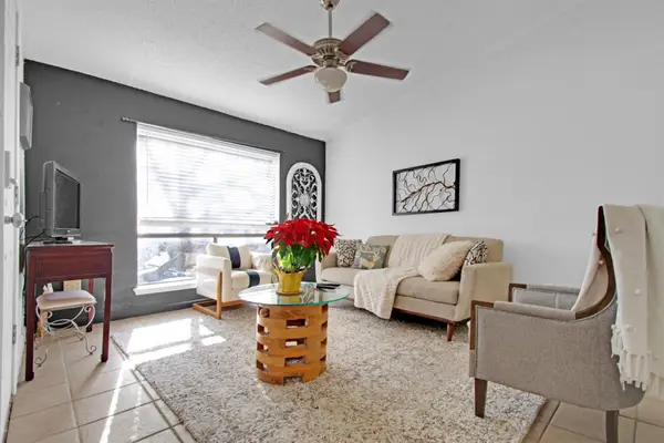 1705 Crossing Pl #109, Austin, TX 78741