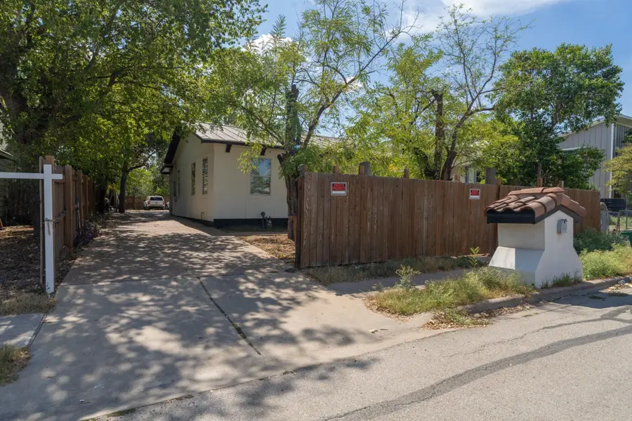 6707 Santos St, Austin, TX 78741 - #2