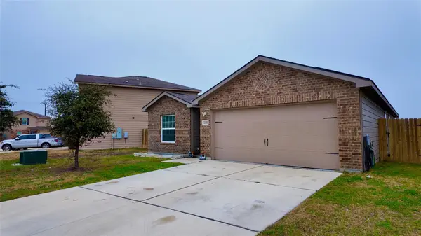 685 Yearwood Ln, Jarrell, TX 76537
