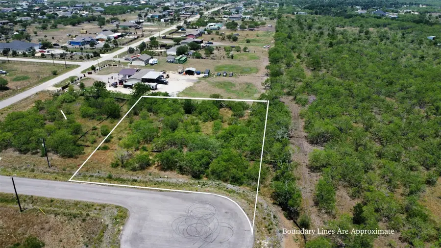 125 Eloise Court, Lockhart, TX 78644 - Image #2