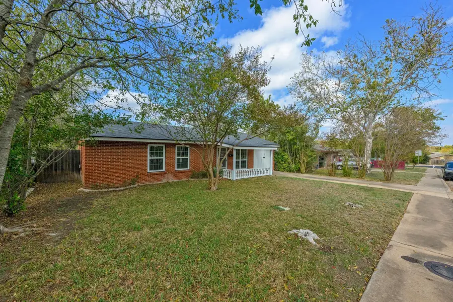 5704 Cedardale Dr, Austin, TX 78745 - Image #2