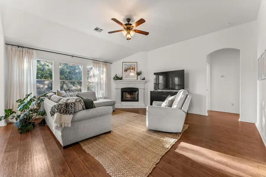 4111 Flintwood Ln, Round Rock, TX 78665 - Image #2