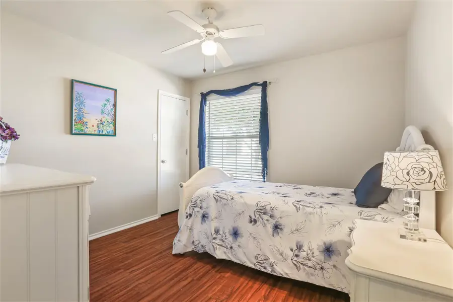 906 Brook Meadow Cv, Georgetown, TX 78626 - Image #2