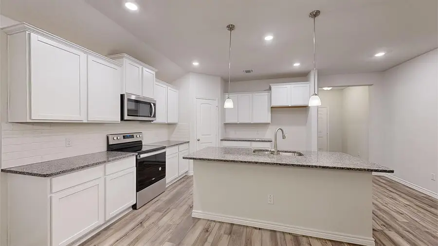 713 Sydney Blvd, Thorndale, TX 76577 - #3