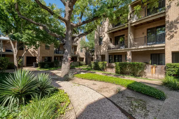 611 E 45th St #19, Austin, TX 78751