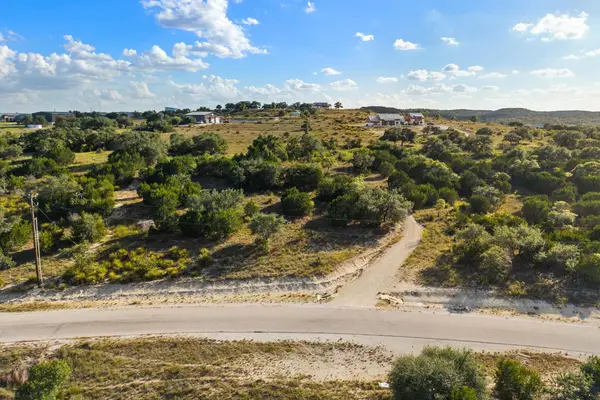 1051 Lipan Apache Run, Blanco, TX 78606
