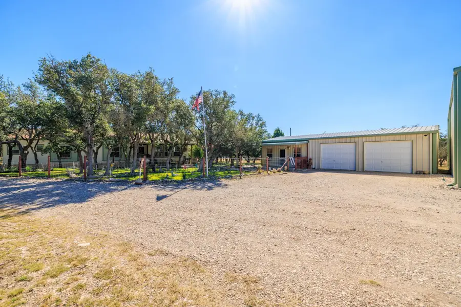 259 Burr Oak Trl, Harper, TX 78631 - Image #2