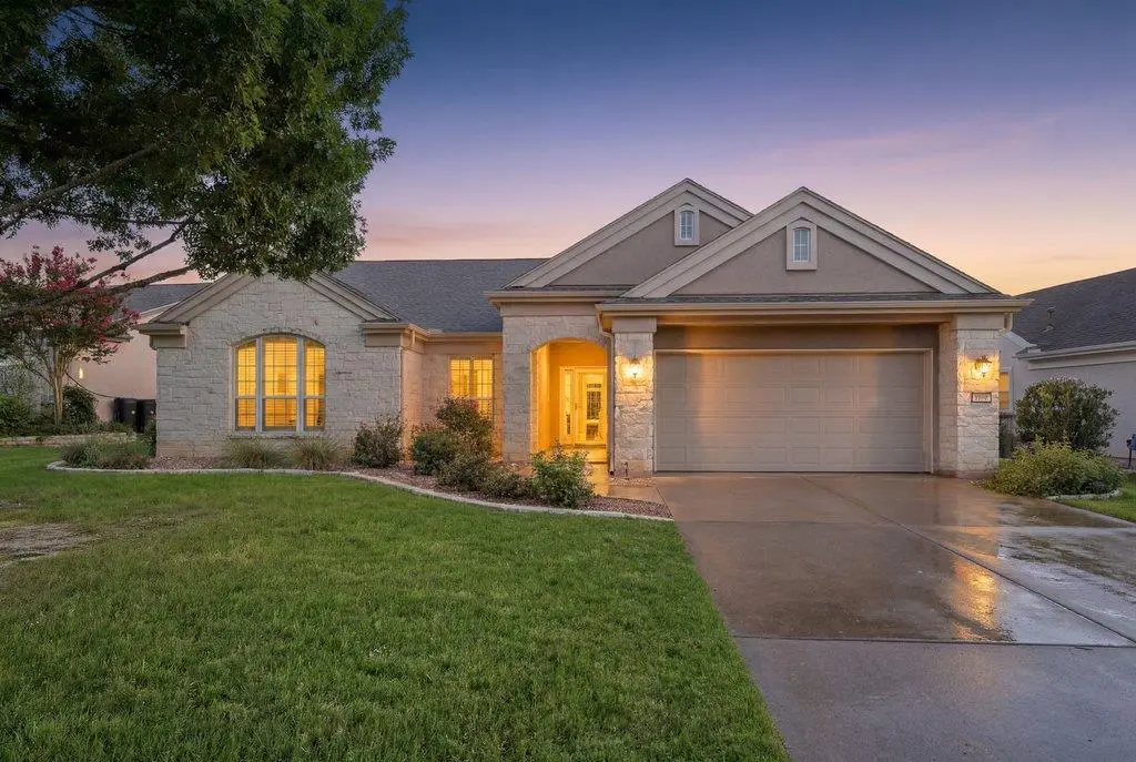 207 Breezeway Ln, Georgetown, TX 78633 - #1