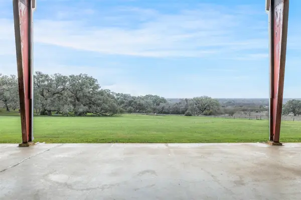 1115 County Road 307, Alleyton, TX 78935