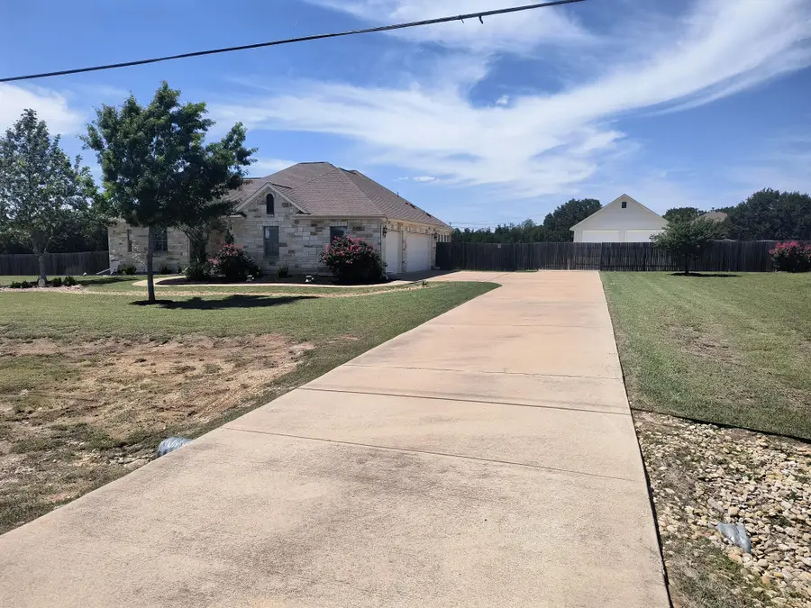213 Dawn Dr, Liberty Hill, TX 78642 - #2