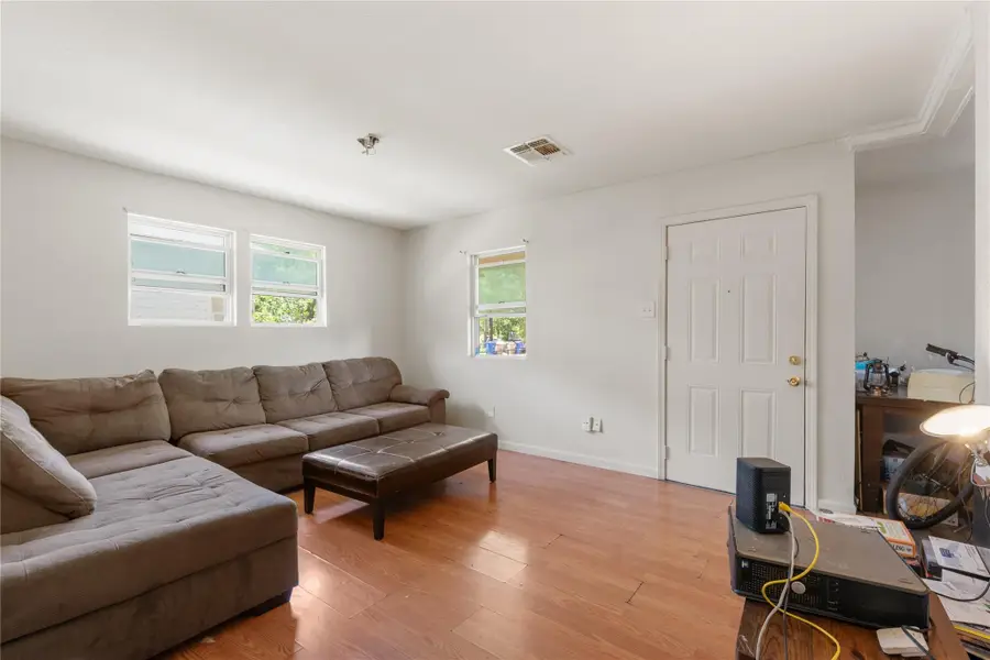 7105 Bethune Ave, Austin, TX 78752 - Image #3