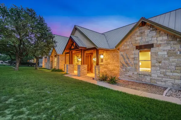 409 Venture Blvd S, Point Venture, TX 78645