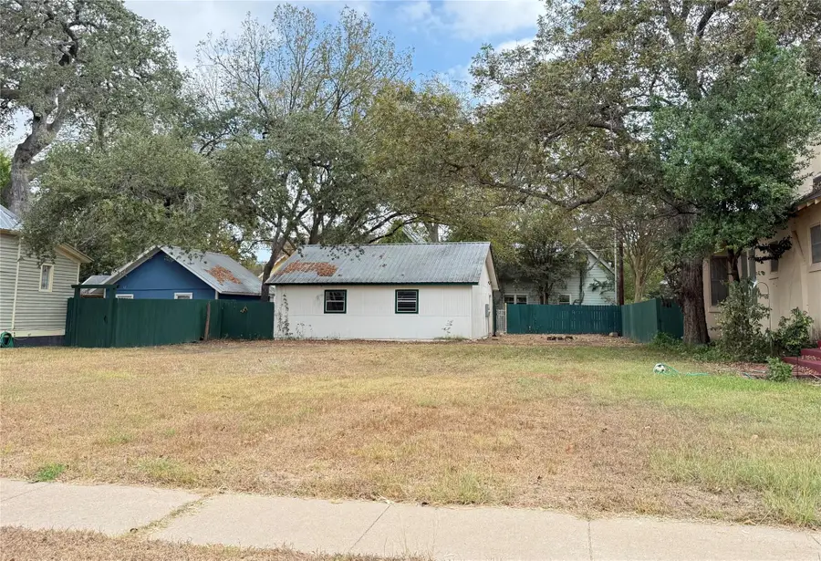 502 Main St, Smithville, TX 78957 - Image #2