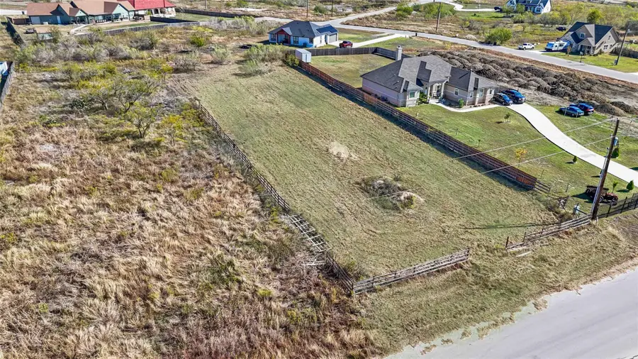 154 Burrobrush St, Niederwald, TX 78640 - Image #2