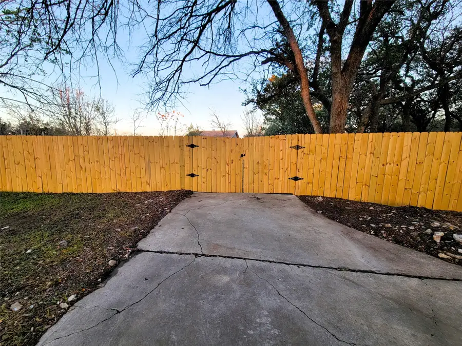 1900 Limerick Ln, Leander, TX 78641 - Image #3