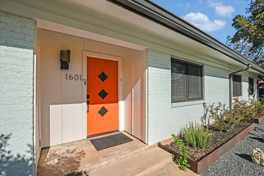 1601 E 19th St, Georgetown, TX 78626 - #3