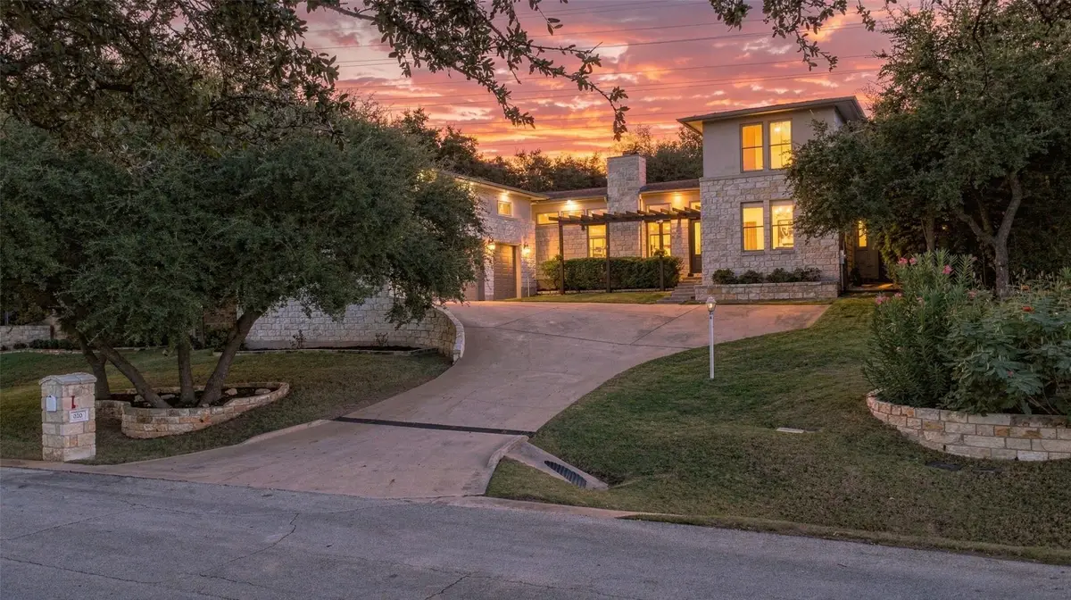 220 Clubhouse Dr, Lakeway, TX 78734 - #1