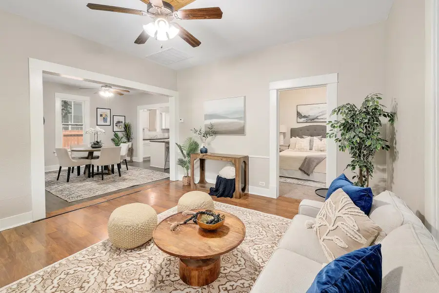 1104 Kimbro St, Taylor, TX 76574 - #2